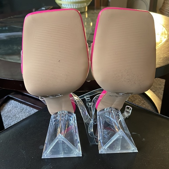 Size 11 - Picture 2 of 2